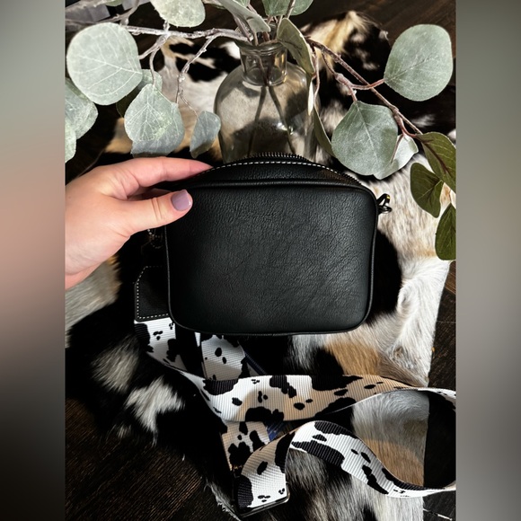 Wrangler Black and White Cow Pattern Bag - Picture 4 of 4